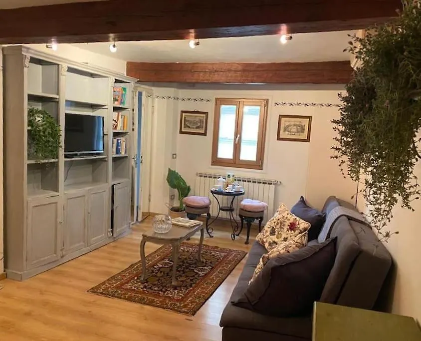 Ponte Vecchio Loft. Apartment Florence